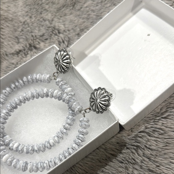 Western Style Silver and White Beaded Hoop Earrings - Picture 4 of 4